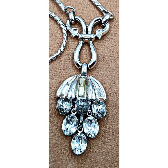 TRIFARI Dangling Rhinestone Grape Pendant - Picture 2 of 4